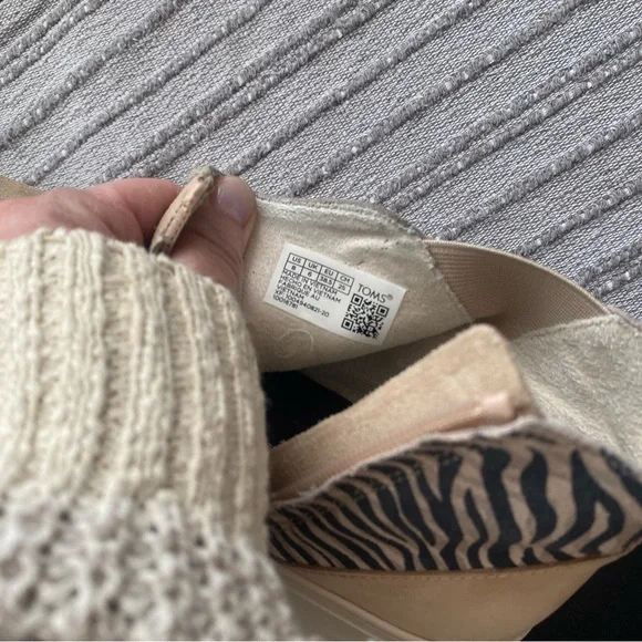 Toms Tan Suede Jaime with Zebra Detail and zipper. - Picture 6 of 6